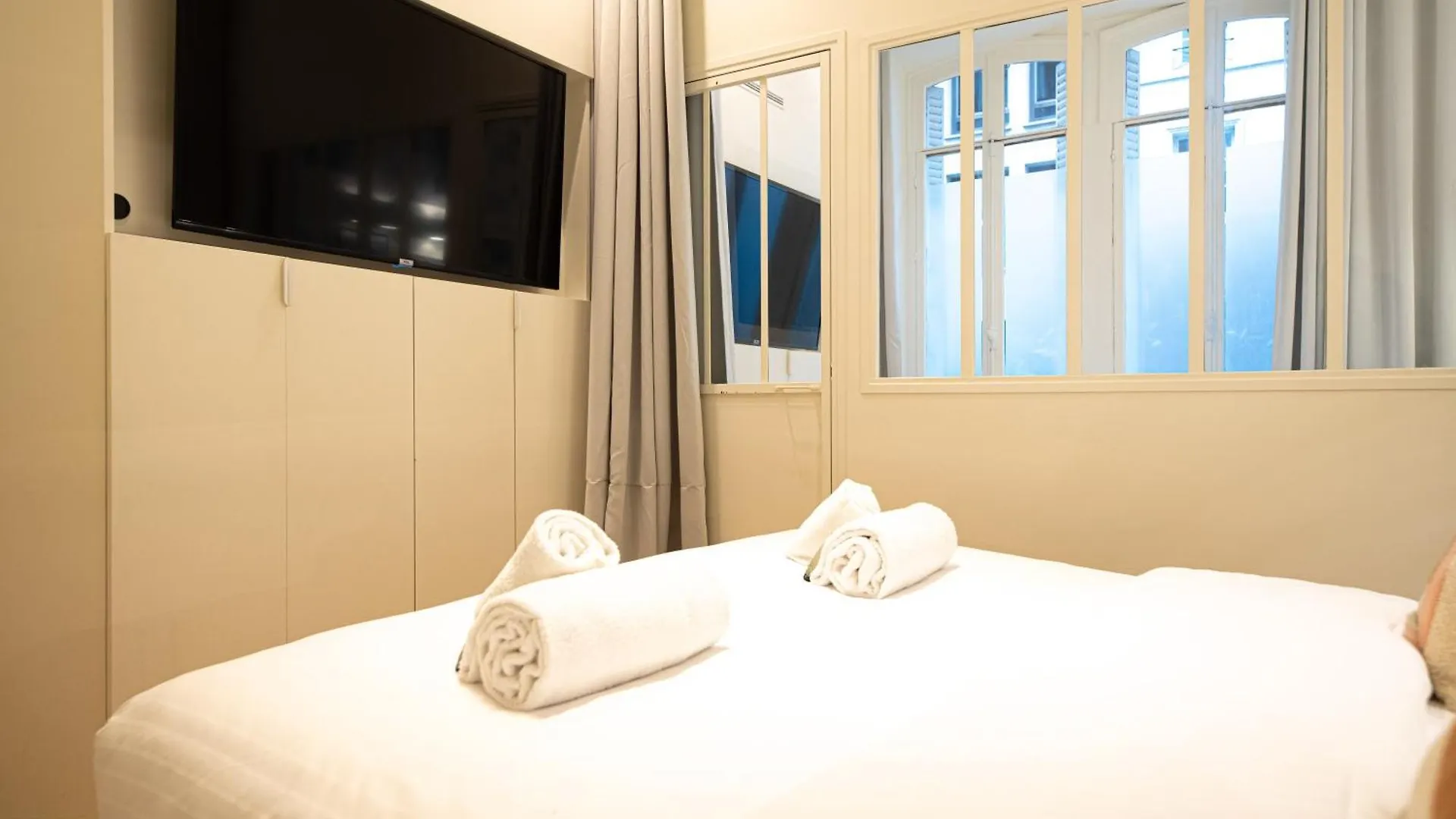 Apartment Amazing Flat In Champs Elysees. Paris